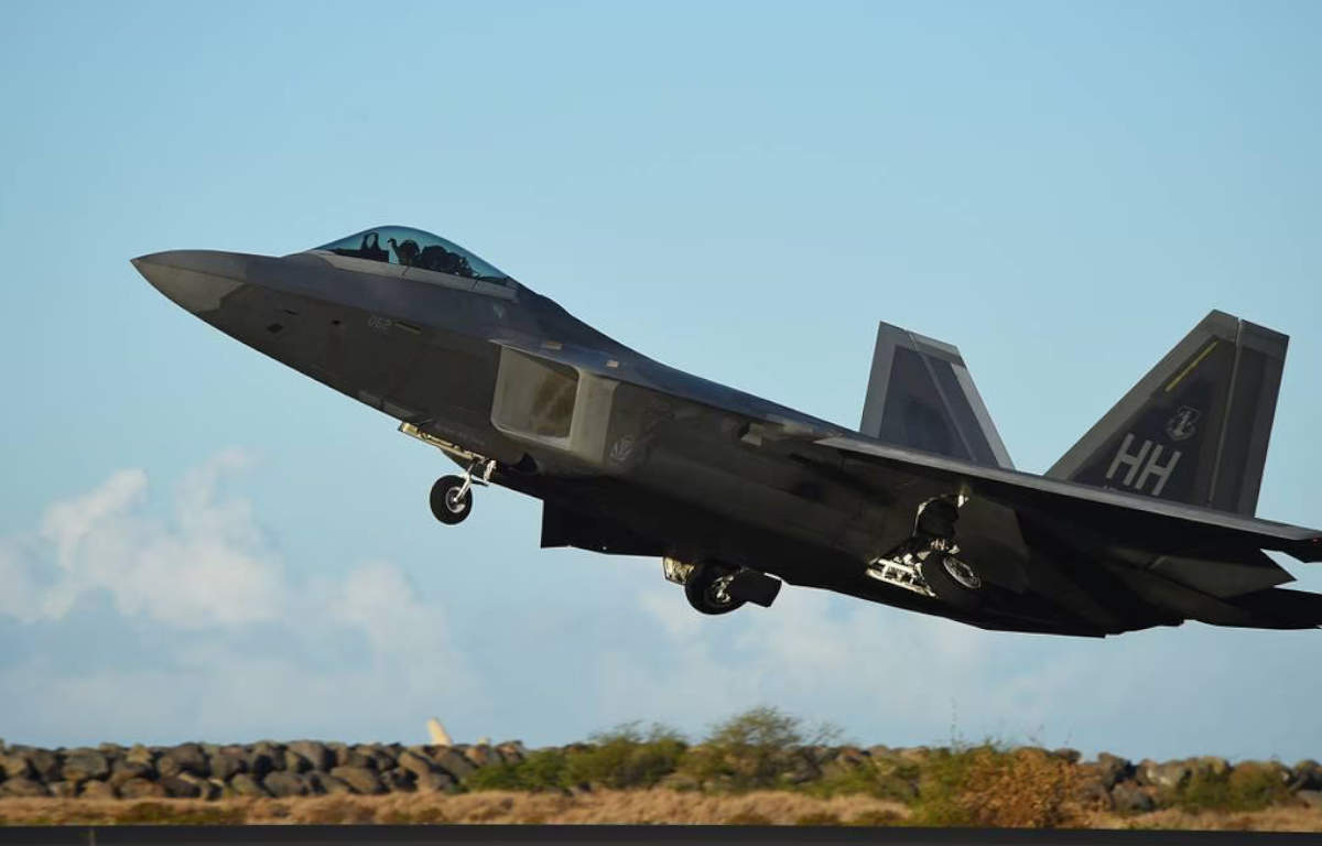 US F-22s Land in Philippines to Boost Security Cooperation