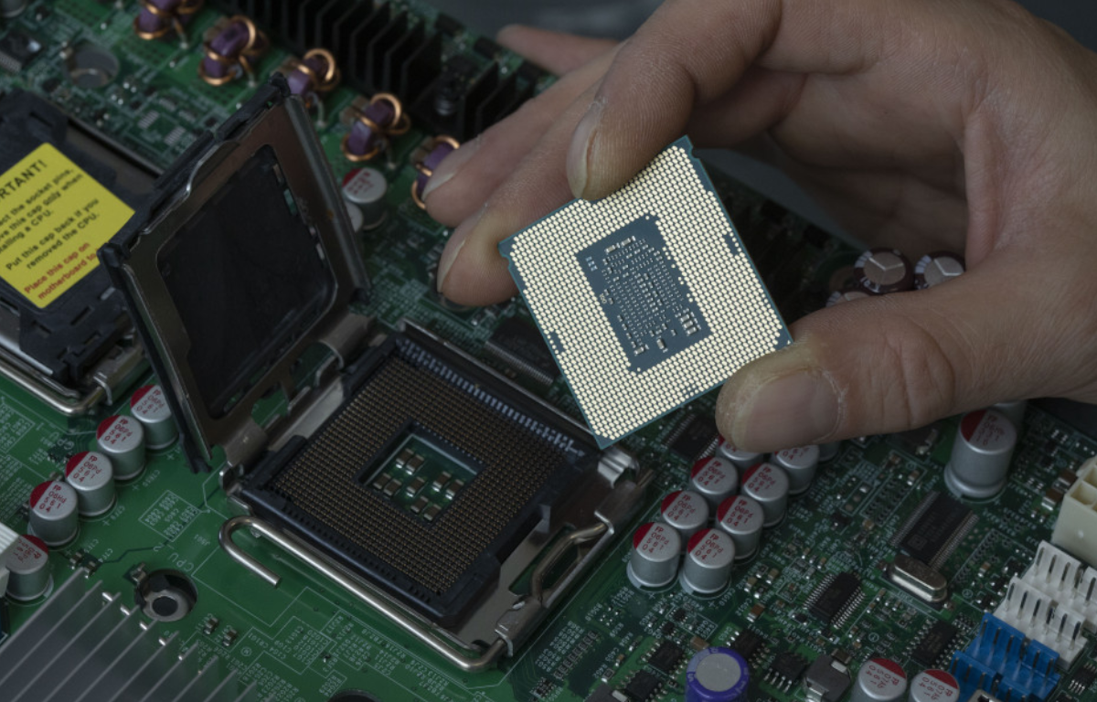 Japan and China Implement Chip Export Restrictions, Raising Global Concerns