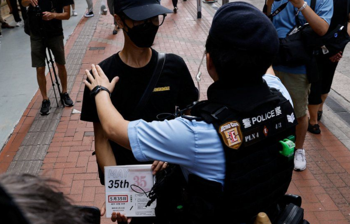 Hong Kong Police Detain Opposition Leader & 9 Others on Tiananmen Anniversary