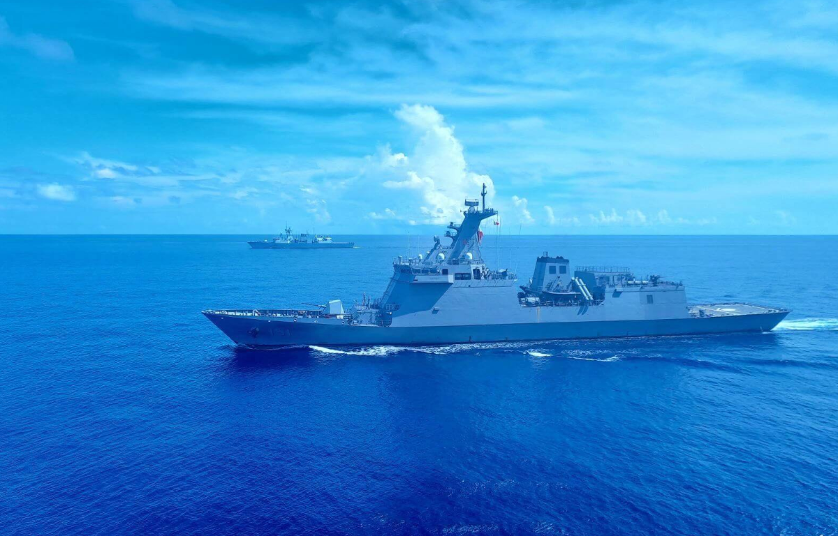 Philippine and Canadian Navies Sail Together in the South China Sea: Strengthening Partnerships and Ensuring Regional Stability